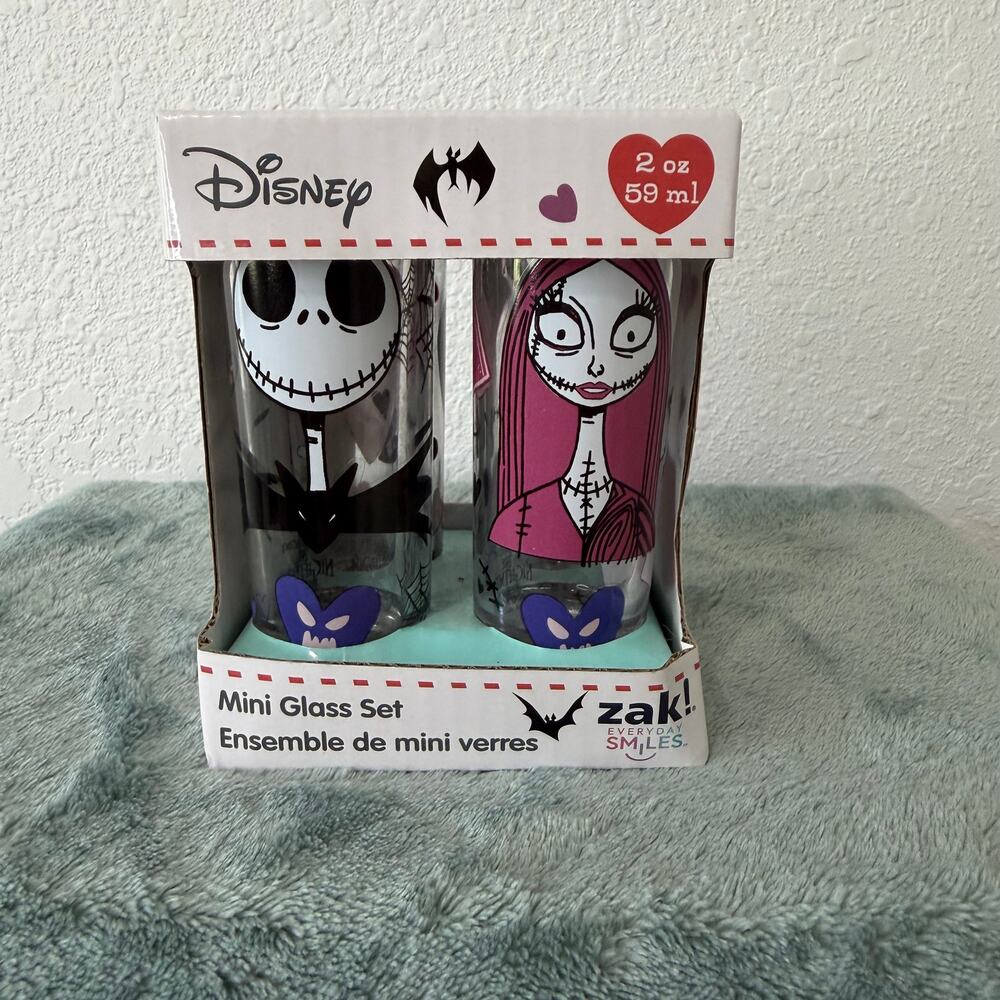 NEW IN BOX Nightmare Before Christmas 4 Piece Shot Glass Set